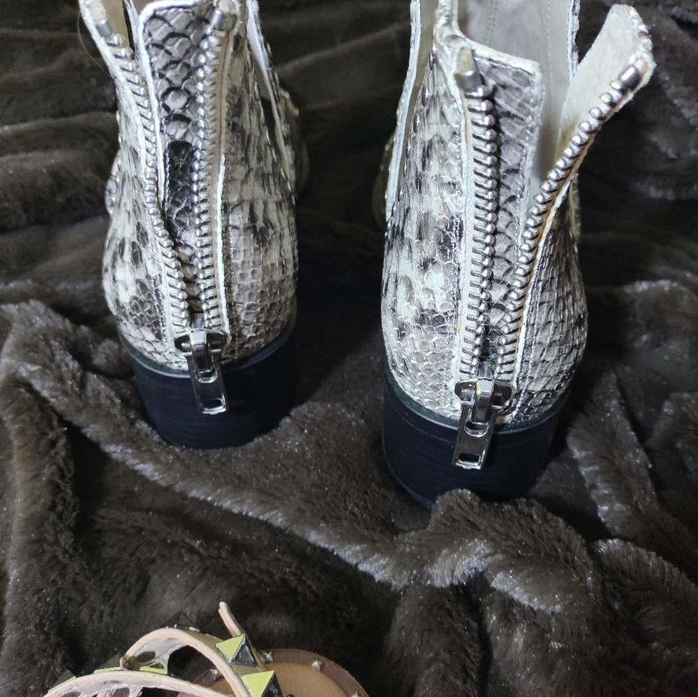 {TWO for the PRICE of ONE} Steve Madden shoe Bundle - Picture 4 of 10